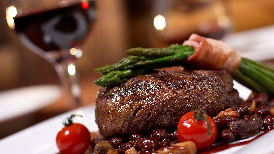 Retrouvez les formules dîner-spectacle du restaurant Tout le Monde en Parle